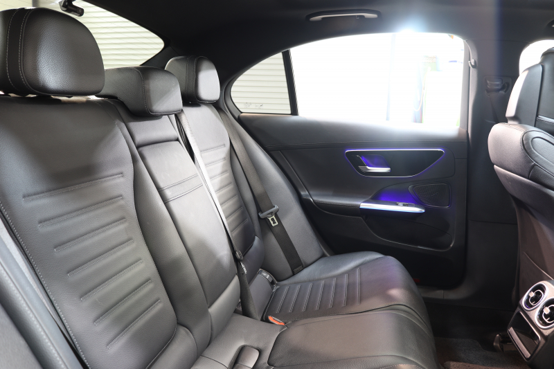 メルセデスベンツ Cクラス C220d AVG AMGﾗｲﾝ ﾚｻﾞｰｴｸｽｸﾙｰｼﾌﾞ&ﾍﾞｰｼｯｸ&ﾚｰﾀﾞｰｾｰﾌﾃｨPKG　ISG搭載 ｷｰﾚｽｺﾞｰ 黒本革 ﾊﾟﾉﾗﾏSR ﾍｯﾄﾞｱｯﾌﾟD MBUX/ARﾅﾋﾞTV ｽﾏﾎ連携 360ｶﾒﾗ PTS LEDﾗｲﾄ 自動ﾄﾗﾝｸ AMGｴｱﾛ&18AW ﾜｲﾔﾚｽ充電 9AT　2年保証