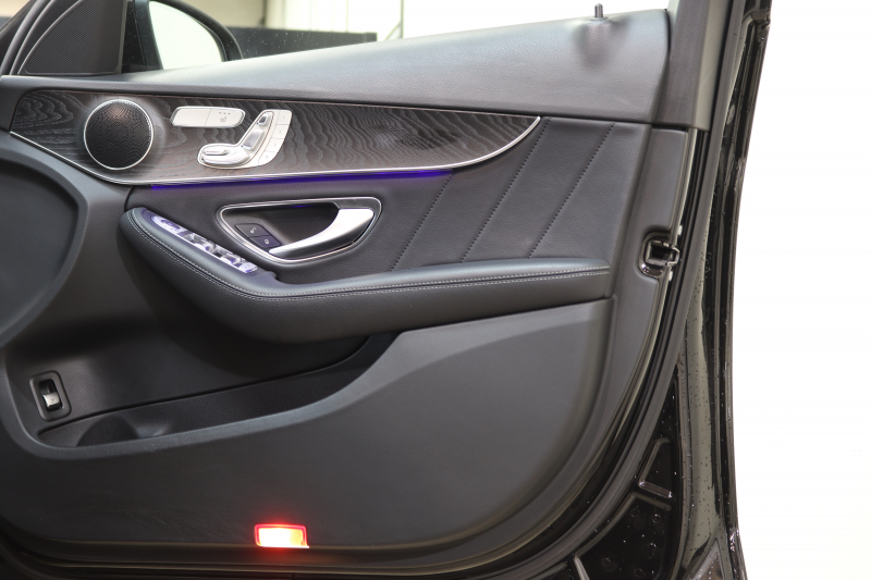 メルセデスベンツ Cクラス C200 AVG AMGﾗｲﾝ ﾚｰﾀﾞｰｾｰﾌﾃｨPKG　BSG搭載 後期 1ｵｰﾅｰ MEｺﾈｸﾄ ｷｰﾚｽｺﾞｰ 黒革 ｼｰﾄﾋｰﾀｰ HDDﾅﾋﾞTV ｽﾏﾎ連携 ﾊﾞｯｸｶﾒﾗ PTS LEDﾗｲﾄ AMGｴｱﾛ&18AW ﾀﾞｲﾅﾐｯｸｾﾚｸﾄ ｴｱｻｽ 9AT　2年保証