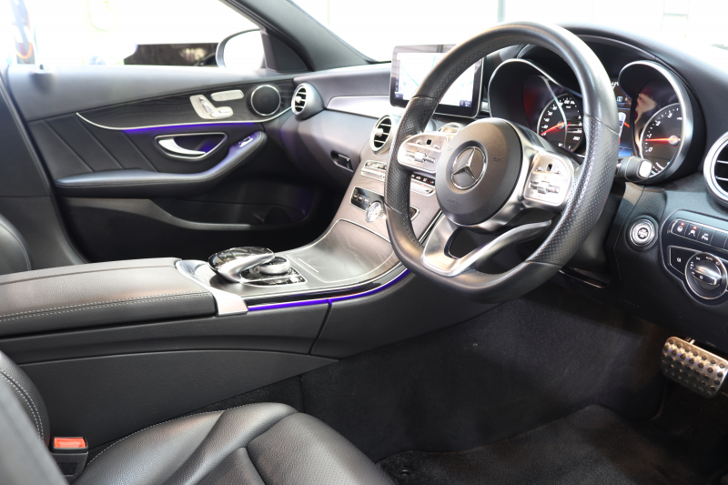 メルセデスベンツ Cクラス C200 AVG AMGﾗｲﾝ ﾚｰﾀﾞｰｾｰﾌﾃｨPKG　BSG搭載 後期 1ｵｰﾅｰ MEｺﾈｸﾄ ｷｰﾚｽｺﾞｰ 黒革 ｼｰﾄﾋｰﾀｰ HDDﾅﾋﾞTV ｽﾏﾎ連携 ﾊﾞｯｸｶﾒﾗ PTS LEDﾗｲﾄ AMGｴｱﾛ&18AW ﾀﾞｲﾅﾐｯｸｾﾚｸﾄ ｴｱｻｽ 9AT　2年保証