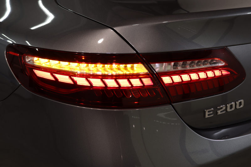 メルセデスベンツ Eクラス E200ｸｰﾍﾟ ｽﾎﾟｰﾂ ﾚｻﾞｰ&ﾚｰﾀﾞｰｾｰﾌﾃｨPKG　BSG搭載 後期 ｷｰﾚｽｺﾞｰ 黒本革 ﾊﾟﾉﾗﾏSR ﾍｯﾄﾞｱｯﾌﾟD MBUXﾅﾋﾞTV&ARﾅﾋﾞ ｽﾏﾎ連携 ﾌﾞﾙﾒｽﾀｰ 360ｶﾒﾗ PTS LEDﾗｲﾄ AMGｴｱﾛ&19AW ﾀﾞｲﾅﾐｯｸS 9AT 希少色ｾﾚﾅｲﾄｸﾞﾚｰ　2年保証