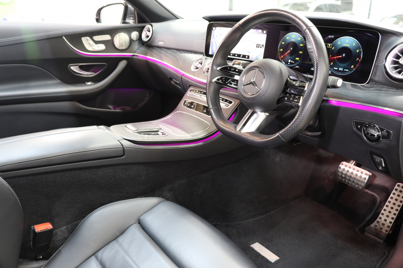 メルセデスベンツ Eクラス E200ｸｰﾍﾟ ｽﾎﾟｰﾂ ﾚｻﾞｰ&ﾚｰﾀﾞｰｾｰﾌﾃｨPKG　BSG搭載 後期 ｷｰﾚｽｺﾞｰ 黒本革 ﾊﾟﾉﾗﾏSR ﾍｯﾄﾞｱｯﾌﾟD MBUXﾅﾋﾞTV&ARﾅﾋﾞ ｽﾏﾎ連携 ﾌﾞﾙﾒｽﾀｰ 360ｶﾒﾗ PTS LEDﾗｲﾄ AMGｴｱﾛ&19AW ﾀﾞｲﾅﾐｯｸS 9AT 希少色ｾﾚﾅｲﾄｸﾞﾚｰ　2年保証