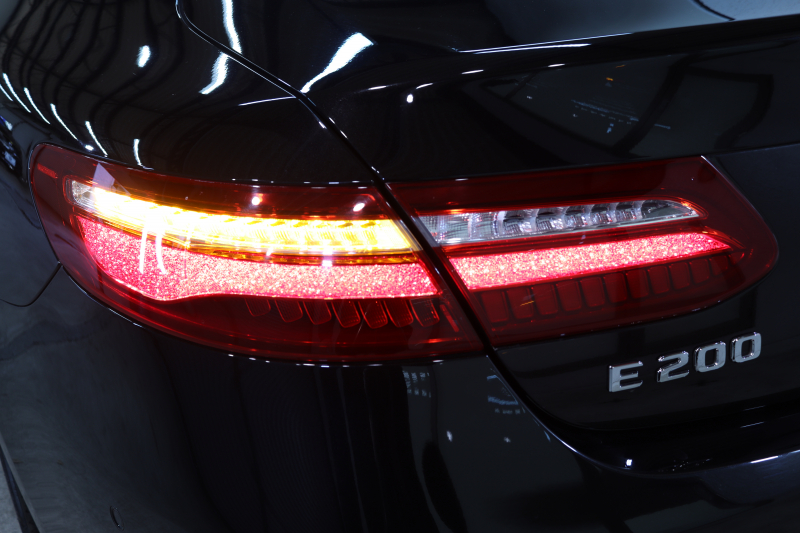 メルセデスベンツ Eクラス E200ｸｰﾍﾟ ｽﾎﾟｰﾂ ﾚｻﾞｰ&ﾚｰﾀﾞｰｾｰﾌﾃｨPKG　ｷｰﾚｽｺﾞｰ 黒本革 ﾊﾟﾉﾗﾏSR ﾍｯﾄﾞｱｯﾌﾟD HDDﾅﾋﾞTV ｽﾏﾎ連携 ﾌﾞﾙﾒｽﾀｰ 360ｶﾒﾗ PTS LEDﾗｲﾄ AMGｴｱﾛ&19AW ﾀﾞｲﾅﾐｯｸS 9AT　2年保証