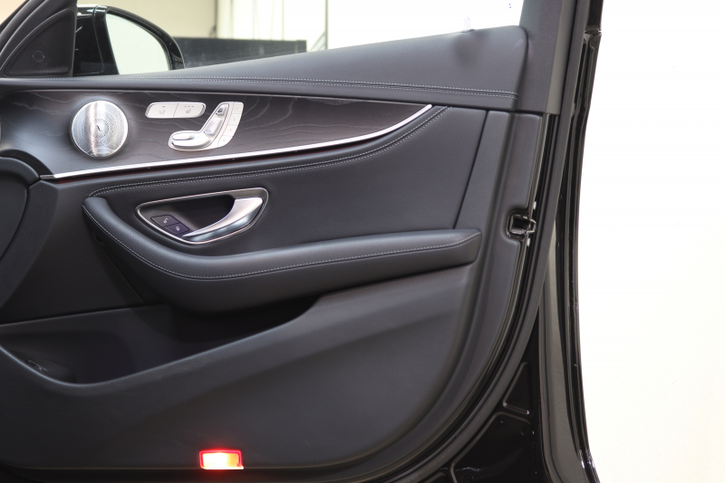 メルセデスベンツ Eクラス E220dｽﾃｰｼｮﾝﾜｺﾞﾝ AVG ｽﾎﾟｰﾂ 本革仕様 ﾚｰﾀﾞｰｾｰﾌﾃｨPKG　1ｵｰﾅｰ ｷｰﾚｽｺﾞｰ 黒本革 HDDﾅﾋﾞTV ｽﾏﾎ連携 ﾌﾞﾙﾒｽﾀｰ 360ｶﾒﾗ PTS LEDﾗｲﾄ 自動Rｹﾞｰﾄ ﾊﾝｽﾞﾌﾘｰA AMGｴｱﾛ&19AW ﾀﾞｲﾅﾐｯｸS 9AT　2年保証