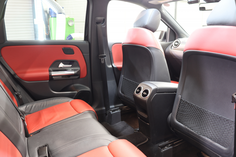 メルセデスベンツ Bクラス B180 AMGﾗｲﾝ AMGﾚｻﾞｰｴｸｽｸﾙｰｼﾌﾞ&ｱﾄﾞﾊﾞﾝｽﾄﾞ&ﾅﾋﾞｹﾞｰｼｮﾝ&ﾚｰﾀﾞｰｾｰﾌﾃｨPKG　1ｵｰﾅｰ ｷｰﾚｽｺﾞｰ 黒/赤本革 ﾊﾟﾉﾗﾏSR ﾍｯﾄﾞｱｯﾌﾟD MBUXﾅﾋﾞTV BT音楽 360ｶﾒﾗ PTS LEDﾗｲﾄ 自動Rｹﾞｰﾄ ﾊﾝｽﾞﾌﾘｰA AMGｴｱﾛ&18AW ﾜｲﾔﾚｽ充電 7AT　2年保証