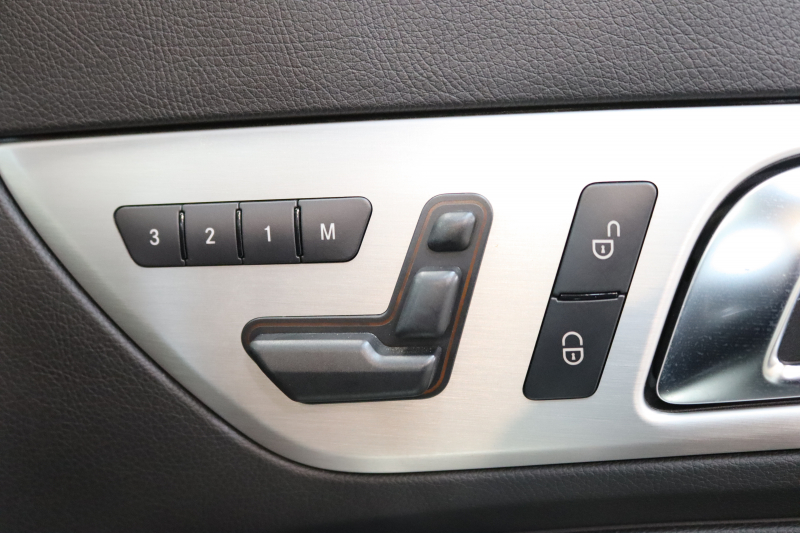 メルセデスベンツ SLKクラス SLK200 ｴｸｽｸﾙｰｼﾌﾞ AMGｽﾎﾟｰﾂ&ﾚｰﾀﾞｰｾｰﾌﾃｨPKG　中期 ｷｰﾚｽｺﾞｰ 黒本革 ｴｱｽｶｰﾌ ｶﾞﾗｽﾙｰﾌ HDDﾅﾋﾞTV BT音楽 ﾊﾞｯｸｶﾒﾗ PTS DSRC ｷｾﾉﾝ AMGｴｱﾛ&18AW ｴｱｶﾞｲﾄﾞ　2年保証