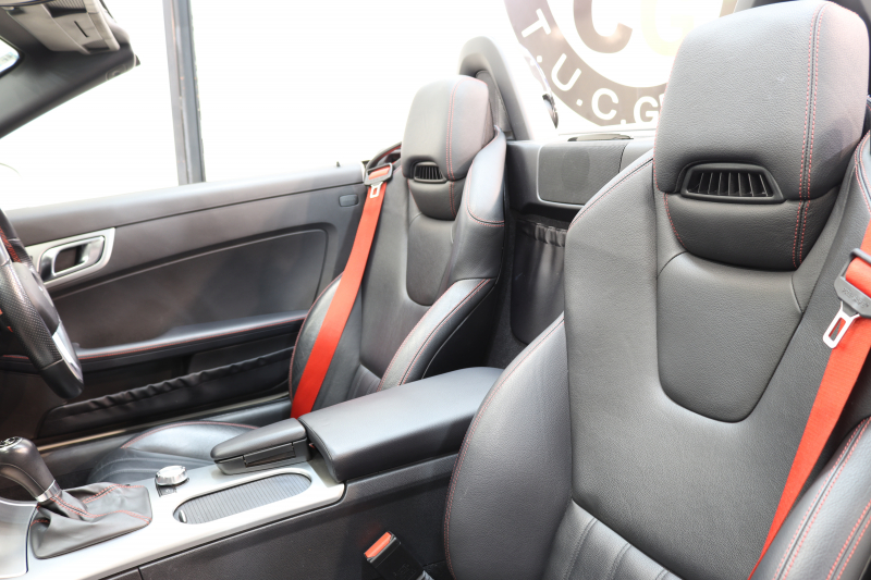 メルセデスベンツ SLKクラス SLK200 ｴｸｽｸﾙｰｼﾌﾞ AMGｽﾎﾟｰﾂ&ﾚｰﾀﾞｰｾｰﾌﾃｨPKG　中期 ｷｰﾚｽｺﾞｰ 黒本革 ｴｱｽｶｰﾌ ｶﾞﾗｽﾙｰﾌ HDDﾅﾋﾞTV BT音楽 ﾊﾞｯｸｶﾒﾗ PTS DSRC ｷｾﾉﾝ AMGｴｱﾛ&18AW ｴｱｶﾞｲﾄﾞ　2年保証