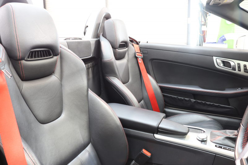 メルセデスベンツ SLKクラス SLK200 ｴｸｽｸﾙｰｼﾌﾞ AMGｽﾎﾟｰﾂ&ﾚｰﾀﾞｰｾｰﾌﾃｨPKG　中期 ｷｰﾚｽｺﾞｰ 黒本革 ｴｱｽｶｰﾌ ｶﾞﾗｽﾙｰﾌ HDDﾅﾋﾞTV BT音楽 ﾊﾞｯｸｶﾒﾗ PTS DSRC ｷｾﾉﾝ AMGｴｱﾛ&18AW ｴｱｶﾞｲﾄﾞ　2年保証