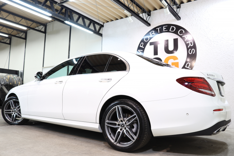 メルセデスベンツ Eクラス E220d AVG ｽﾎﾟｰﾂ ﾚｻﾞｰ&ﾚｰﾀﾞｰｾｰﾌﾃｨPKG　ｷｰﾚｽｺﾞｰ 黒本革 全席ｼｰﾄﾋｰﾀｰ HDDﾅﾋﾞTV ｽﾏﾎ連携 ﾌﾞﾙﾒｽﾀｰ 360ｶﾒﾗ PTS ｴｱﾊﾞﾗﾝｽPKG LEDﾗｲﾄ 自動ﾄﾗﾝｸ AMGｴｱﾛ&19AW ﾀﾞｲﾅﾐｯｸｾﾚｸﾄ 9AT　2年保証