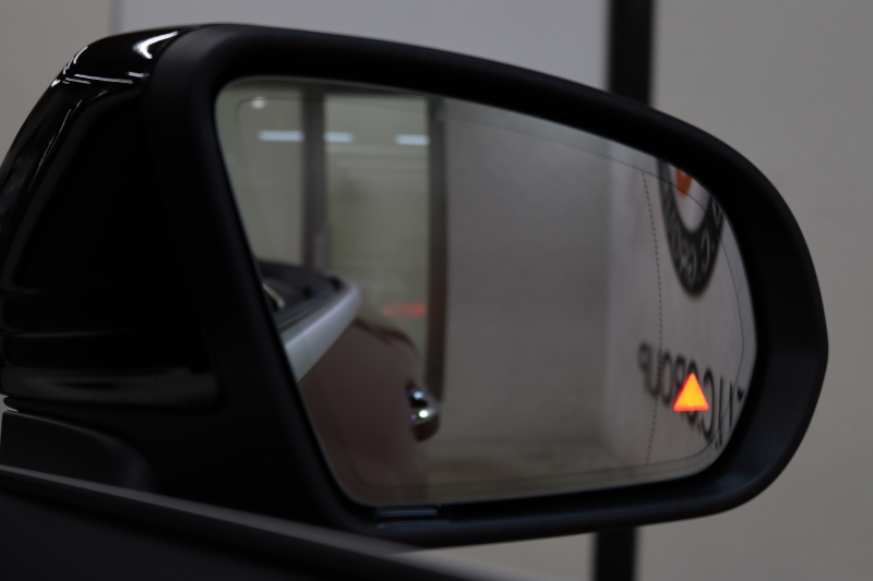 AMG Cクラス C43 4MATIC ｶﾌﾞﾘｵﾚ ﾚｰﾀﾞｰｾｰﾌﾃｨPKG　後期 ｷｰﾚｽｺﾞｰ 白本革 ｴｱｽｶｰﾌ ﾍｯﾄﾞｱｯﾌﾟD HDDﾅﾋﾞTV ｽﾏﾎ連携 ﾌﾞﾙﾒｽﾀｰ ﾊﾞｯｸｶﾒﾗ PTS LEDﾗｲﾄ AMG専用装備&ﾁｭｰﾆﾝｸﾞﾀﾞｲﾅﾐｯｸｾﾚｸﾄ 青幌 9AT　2年保証