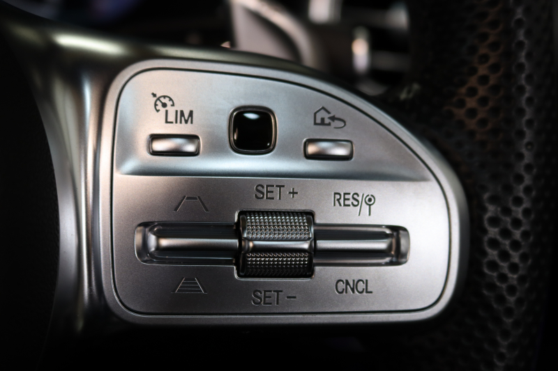 AMG Cクラス C43 4MATIC ｶﾌﾞﾘｵﾚ ﾚｰﾀﾞｰｾｰﾌﾃｨPKG　後期 ｷｰﾚｽｺﾞｰ 白本革 ｴｱｽｶｰﾌ ﾍｯﾄﾞｱｯﾌﾟD HDDﾅﾋﾞTV ｽﾏﾎ連携 ﾌﾞﾙﾒｽﾀｰ ﾊﾞｯｸｶﾒﾗ PTS LEDﾗｲﾄ AMG専用装備&ﾁｭｰﾆﾝｸﾞﾀﾞｲﾅﾐｯｸｾﾚｸﾄ 青幌 9AT　2年保証