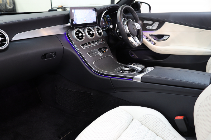 AMG Cクラス C43 4MATIC ｶﾌﾞﾘｵﾚ ﾚｰﾀﾞｰｾｰﾌﾃｨPKG　後期 ｷｰﾚｽｺﾞｰ 白本革 ｴｱｽｶｰﾌ ﾍｯﾄﾞｱｯﾌﾟD HDDﾅﾋﾞTV ｽﾏﾎ連携 ﾌﾞﾙﾒｽﾀｰ ﾊﾞｯｸｶﾒﾗ PTS LEDﾗｲﾄ AMG専用装備&ﾁｭｰﾆﾝｸﾞﾀﾞｲﾅﾐｯｸｾﾚｸﾄ 青幌 9AT　2年保証