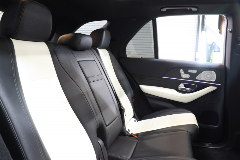 メルセデスベンツ GLE GLE400d 4MATIC ｽﾎﾟｰﾂ ﾚｰﾀﾞｰｾｰﾌﾃｨPKG　MEｺﾈｸﾄ ｷｰﾚｽｺﾞｰ 黒/白本革 ﾍﾞﾝﾁﾚｰﾀｰ ﾊﾟﾉﾗﾏSR HUD MBUXﾅﾋﾞTV BT音楽 ﾌﾞﾙﾒｽﾀｰ 360ｶﾒﾗ PTS LEDﾗｲﾄ 自動Rｹﾞｰﾄ ﾊﾝｽﾞﾌﾘｰA AMGｴｱﾛ&20AW ﾜｲﾔﾚｽ充電 9AT　2年保証