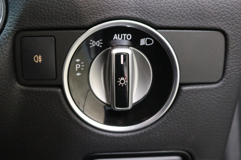 メルセデスベンツ SLKクラス SLK200ﾄﾚﾝﾄﾞ AMGｽﾎﾟｰﾂ&ﾚｰﾀﾞｰｾｰﾌﾃｨPKG　中期 黒本革 ｴｱｽｶｰﾌ ｶﾞﾗｽﾙｰﾌ HDDﾅﾋﾞTV BT音楽 DSRC ｷｾﾉﾝ AMGｴｱﾛ&18AW ﾄﾗﾝｸｽﾎﾟｲﾗｰ ｴｱｶﾞｲﾄﾞ　2年保証