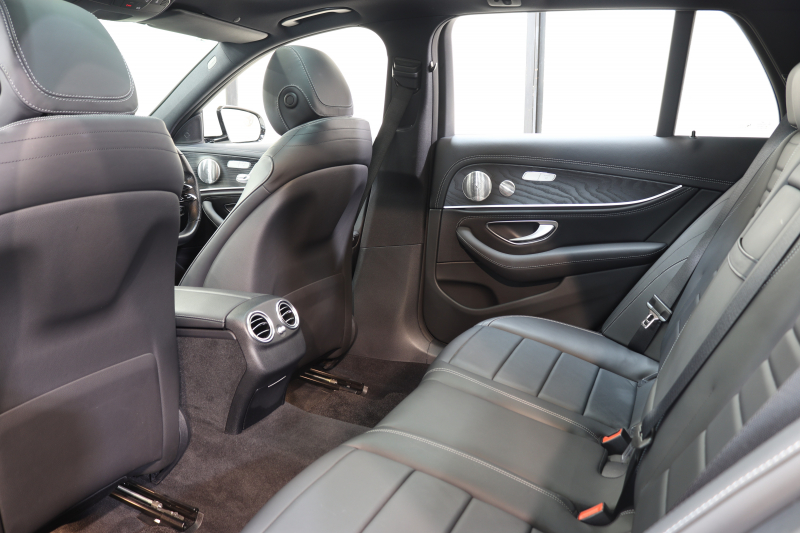 メルセデスベンツ Eクラス E200ｽﾃｰｼｮﾝﾜｺﾞﾝ ｽﾎﾟｰﾂ AMGﾗｲﾝｲﾝﾃﾘｱ&ｴｸｽｸﾙｰｼﾌﾞ&ﾚｰﾀﾞｰｾｰﾌﾃｨPKG　後期 ｷｰﾚｽｺﾞｰ 黒本革 ﾊﾟﾉﾗﾏSR ﾍｯﾄﾞｱｯﾌﾟD MBUXﾅﾋﾞTV&ARﾅﾋﾞ 360ｶﾒﾗ PTS LEDﾗｲﾄ 自動Rｹﾞｰﾄ AMGｴｱﾛ&19AW ﾀﾞｲﾅﾐｯｸS 9AT　2年保証