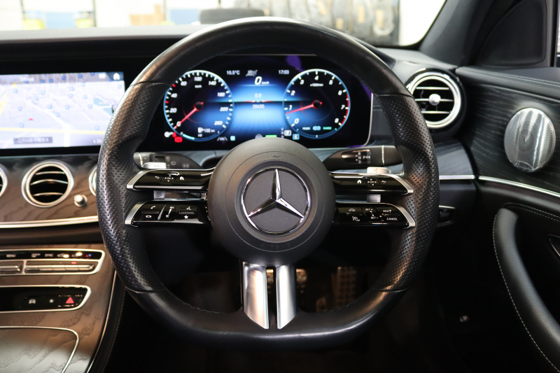 メルセデスベンツ Eクラス E200ｽﾃｰｼｮﾝﾜｺﾞﾝ ｽﾎﾟｰﾂ AMGﾗｲﾝｲﾝﾃﾘｱ&ｴｸｽｸﾙｰｼﾌﾞ&ﾚｰﾀﾞｰｾｰﾌﾃｨPKG　後期 ｷｰﾚｽｺﾞｰ 黒本革 ﾊﾟﾉﾗﾏSR ﾍｯﾄﾞｱｯﾌﾟD MBUXﾅﾋﾞTV&ARﾅﾋﾞ 360ｶﾒﾗ PTS LEDﾗｲﾄ 自動Rｹﾞｰﾄ AMGｴｱﾛ&19AW ﾀﾞｲﾅﾐｯｸS 9AT　2年保証