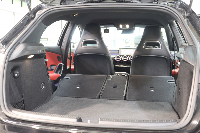 メルセデスベンツ Aクラス A180ｽﾀｲﾙ AMGﾗｲﾝ AMGﾚｻﾞｰｴｸｽｸﾙｰｼﾌﾞ&ｱﾄﾞﾊﾞﾝｽﾄﾞ&ﾅﾋﾞｹﾞｰｼｮﾝ&ﾚｰﾀﾞｰｾｰﾌﾃｨPKG　ｷｰﾚｽｺﾞｰ 赤/黒本革 ﾍｯﾄﾞｱｯﾌﾟD MBUXﾅﾋﾞTV BT音楽 ｱﾄﾞﾊﾞﾝｽﾄﾞｻｳﾝﾄﾞ 360ｶﾒﾗ PTS LEDﾗｲﾄ AMGｴｱﾛ&18AW ﾜｲﾔﾚｽ充電　2年保証