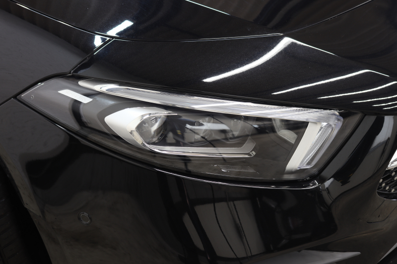 メルセデスベンツ Aクラス A180ｽﾀｲﾙ AMGﾗｲﾝ AMGﾚｻﾞｰｴｸｽｸﾙｰｼﾌﾞ&ｱﾄﾞﾊﾞﾝｽﾄﾞ&ﾅﾋﾞｹﾞｰｼｮﾝ&ﾚｰﾀﾞｰｾｰﾌﾃｨPKG　ｷｰﾚｽｺﾞｰ 赤/黒本革 ﾍｯﾄﾞｱｯﾌﾟD MBUXﾅﾋﾞTV BT音楽 ｱﾄﾞﾊﾞﾝｽﾄﾞｻｳﾝﾄﾞ 360ｶﾒﾗ PTS LEDﾗｲﾄ AMGｴｱﾛ&18AW ﾜｲﾔﾚｽ充電　2年保証