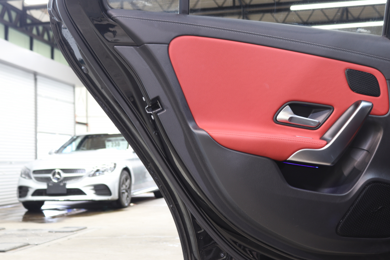 メルセデスベンツ Aクラス A180ｽﾀｲﾙ AMGﾗｲﾝ AMGﾚｻﾞｰｴｸｽｸﾙｰｼﾌﾞ&ｱﾄﾞﾊﾞﾝｽﾄﾞ&ﾅﾋﾞｹﾞｰｼｮﾝ&ﾚｰﾀﾞｰｾｰﾌﾃｨPKG　ｷｰﾚｽｺﾞｰ 赤/黒本革 ﾍｯﾄﾞｱｯﾌﾟD MBUXﾅﾋﾞTV BT音楽 ｱﾄﾞﾊﾞﾝｽﾄﾞｻｳﾝﾄﾞ 360ｶﾒﾗ PTS LEDﾗｲﾄ AMGｴｱﾛ&18AW ﾜｲﾔﾚｽ充電　2年保証