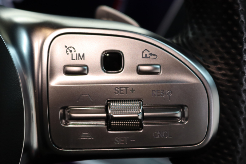 メルセデスベンツ CLS CLS450 4MATIC ｽﾎﾟｰﾂ ｴｸｽｸﾙｰｼﾌﾞ&ﾚｰﾀﾞｰｾｰﾌﾃｨPKG　ISG搭載 1ｵｰﾅｰ ｷｰﾚｽｺﾞｰ 赤/黒本革 ﾍﾞﾝﾁﾚｰﾀｰ ｻﾝﾙｰﾌ ﾍｯﾄﾞｱｯﾌﾟD HDDﾅﾋﾞTV ｽﾏﾎ連携 ﾌﾞﾙﾒｽﾀｰ 360ｶﾒﾗ PTS LEDﾗｲﾄ ﾊﾝｽﾞﾌﾘｰA AMGｴｱﾛ&19AW ｴｱｻｽ 9AT　2年保証