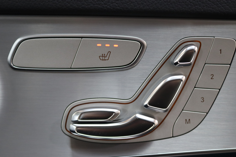 メルセデスベンツ GLC GLC250 4MATIC ｽﾎﾟｰﾂ 本革仕様 ｷｰﾚｽｺﾞｰ 黒本革 ﾊﾟﾉﾗﾏSR ﾍｯﾄﾞｱｯﾌﾟD HDDﾅﾋﾞTV BT音楽 ﾌﾞﾙﾒｽﾀｰ 360ｶﾒﾗ PTS LEDﾗｲﾄ ﾊﾝｽﾞﾌﾘｰA AMGｴｱﾛ&19AW ﾀﾞｲﾅﾐｯｸｾﾚｸﾄ 9AT　2年保証