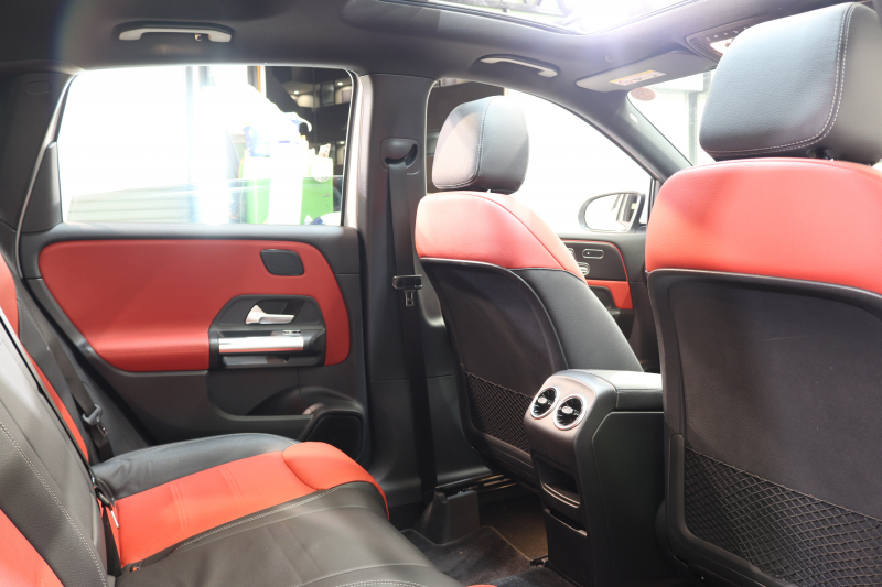 メルセデスベンツ Bクラス B180 AMGﾗｲﾝ AMGﾚｻﾞｰｴｸｽｸﾙｰｼﾌﾞ&ｱﾄﾞﾊﾞﾝｽﾄﾞ&ﾅﾋﾞｹﾞｰｼｮﾝ&ﾚｰﾀﾞｰｾｰﾌﾃｨPKG　ｷｰﾚｽｺﾞｰ 赤/黒本革 ﾊﾟﾉﾗﾏSR ﾍｯﾄﾞｱｯﾌﾟD MBUXﾅﾋﾞTV BT音楽 360ｶﾒﾗ PTS LEDﾗｲﾄ 自動Rｹﾞｰﾄ ﾊﾝｽﾞﾌﾘｰA AMGｴｱﾛ&18AW ﾜｲﾔﾚｽ充電 7AT　2年保証