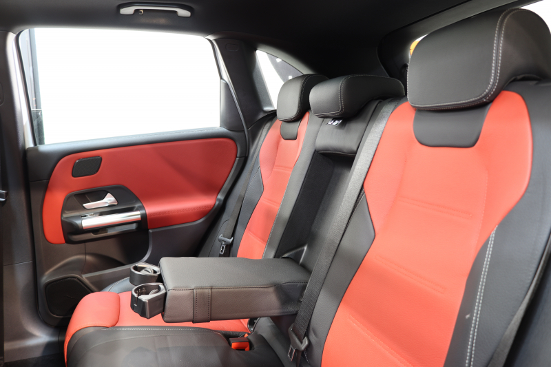 メルセデスベンツ Bクラス B180 AMGﾗｲﾝ AMGﾚｻﾞｰｴｸｽｸﾙｰｼﾌﾞ&ｱﾄﾞﾊﾞﾝｽﾄﾞ&ﾅﾋﾞｹﾞｰｼｮﾝ&ﾚｰﾀﾞｰｾｰﾌﾃｨPKG　ｷｰﾚｽｺﾞｰ 赤/黒本革 ﾊﾟﾉﾗﾏSR ﾍｯﾄﾞｱｯﾌﾟD MBUXﾅﾋﾞTV BT音楽 360ｶﾒﾗ PTS LEDﾗｲﾄ 自動Rｹﾞｰﾄ ﾊﾝｽﾞﾌﾘｰA AMGｴｱﾛ&18AW ﾜｲﾔﾚｽ充電 7AT　2年保証