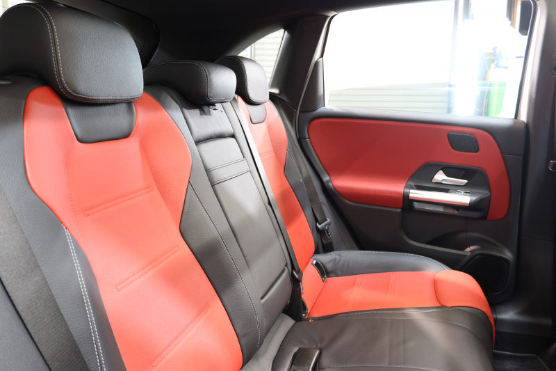 メルセデスベンツ Bクラス B180 AMGﾗｲﾝ AMGﾚｻﾞｰｴｸｽｸﾙｰｼﾌﾞ&ｱﾄﾞﾊﾞﾝｽﾄﾞ&ﾅﾋﾞｹﾞｰｼｮﾝ&ﾚｰﾀﾞｰｾｰﾌﾃｨPKG　ｷｰﾚｽｺﾞｰ 赤/黒本革 ﾊﾟﾉﾗﾏSR ﾍｯﾄﾞｱｯﾌﾟD MBUXﾅﾋﾞTV BT音楽 360ｶﾒﾗ PTS LEDﾗｲﾄ 自動Rｹﾞｰﾄ ﾊﾝｽﾞﾌﾘｰA AMGｴｱﾛ&18AW ﾜｲﾔﾚｽ充電 7AT　2年保証