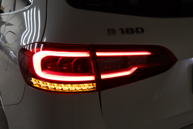 メルセデスベンツ Bクラス B180 AMGﾗｲﾝ AMGﾚｻﾞｰｴｸｽｸﾙｰｼﾌﾞ&ｱﾄﾞﾊﾞﾝｽﾄﾞ&ﾅﾋﾞｹﾞｰｼｮﾝ&ﾚｰﾀﾞｰｾｰﾌﾃｨPKG　ｷｰﾚｽｺﾞｰ 赤/黒本革 ﾊﾟﾉﾗﾏSR ﾍｯﾄﾞｱｯﾌﾟD MBUXﾅﾋﾞTV BT音楽 360ｶﾒﾗ PTS LEDﾗｲﾄ 自動Rｹﾞｰﾄ ﾊﾝｽﾞﾌﾘｰA AMGｴｱﾛ&18AW ﾜｲﾔﾚｽ充電 7AT　2年保証