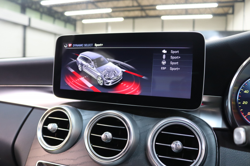 メルセデスベンツ Cクラス C200ｽﾃｰｼｮﾝﾜｺﾞﾝ ﾛｰﾚｳｽｴﾃﾞｨｼｮﾝ ｽﾎﾟｰﾂﾌﾟﾗｽ&ﾚｰﾀﾞｰｾｰﾌﾃｨPKG　特別仕様車 BSG搭載 後期最終ﾓﾃﾞﾙ 1ｵｰﾅｰ ｷｰﾚｽｺﾞｰ 黒革 ﾍｯﾄﾞｱｯﾌﾟD HDDﾅﾋﾞTV ｽﾏﾎ連携 ﾊﾞｯｸｶﾒﾗ PTS LEDﾗｲﾄ ﾊﾝｽﾞﾌﾘｰA AMGｴｱﾛ&18AW ﾜｲﾔﾚｽ充電 9AT　2年保証