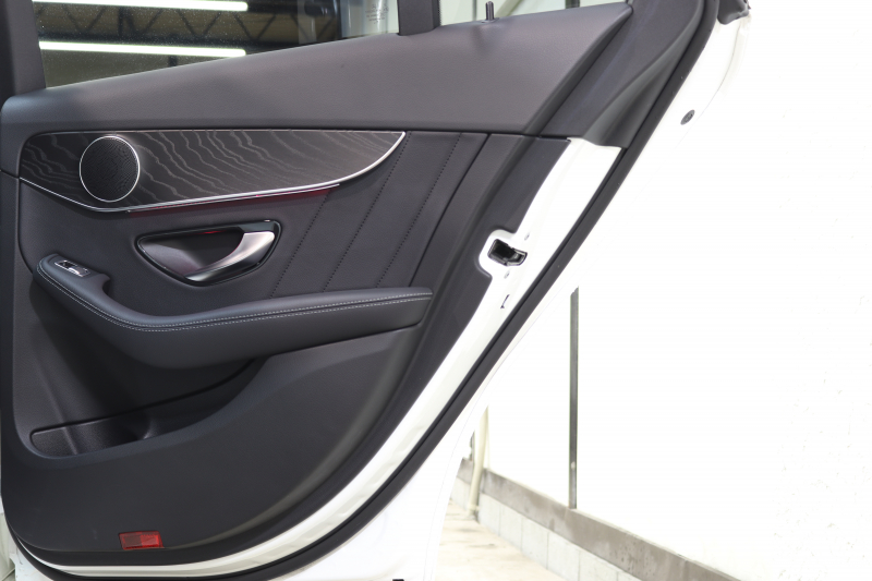 メルセデスベンツ Cクラス C200ｽﾃｰｼｮﾝﾜｺﾞﾝ ﾛｰﾚｳｽｴﾃﾞｨｼｮﾝ ｽﾎﾟｰﾂﾌﾟﾗｽ&ﾚｰﾀﾞｰｾｰﾌﾃｨPKG　特別仕様車 BSG搭載 後期最終ﾓﾃﾞﾙ 1ｵｰﾅｰ ｷｰﾚｽｺﾞｰ 黒革 ﾍｯﾄﾞｱｯﾌﾟD HDDﾅﾋﾞTV ｽﾏﾎ連携 ﾊﾞｯｸｶﾒﾗ PTS LEDﾗｲﾄ ﾊﾝｽﾞﾌﾘｰA AMGｴｱﾛ&18AW ﾜｲﾔﾚｽ充電 9AT　2年保証