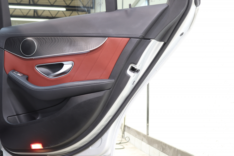 メルセデスベンツ Cクラス C200 AVG AMGﾗｲﾝ ﾚｻﾞｰｴｸｽｸﾙｰｼﾌﾞ&ﾚｰﾀﾞｰｾｰﾌﾃｨPKG　1ｵｰﾅｰ ｷｰﾚｽｺﾞｰ 赤本革 ﾍｯﾄﾞｱｯﾌﾟD HDDﾅﾋﾞTV BT音楽 ﾊﾞｯｸｶﾒﾗ PTS LEDﾗｲﾄ ﾊﾝｽﾞﾌﾘｰA AMGｴｱﾛ&18AW ﾀﾞｲﾅﾐｯｸS ｴｱｻｽ　2年保証