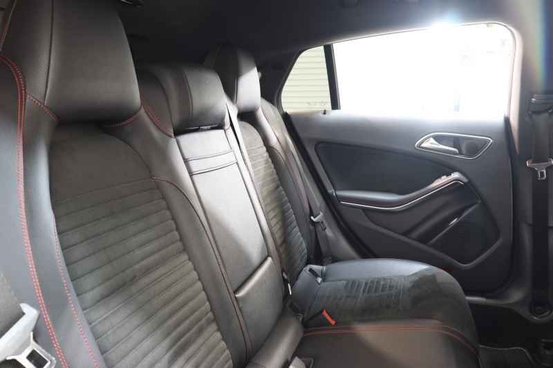 メルセデスベンツ CLAクラス CLA180 ｼｭｰﾃｨﾝｸﾞﾌﾞﾚｰｸ ｽﾎﾟｰﾂ ﾍﾞｰｼｯｸ&ﾚｰﾀﾞｰｾｰﾌﾃｨPKG　中期 ｷｰﾚｽｺﾞｰ ﾚｻﾞｰDINAMICAｼｰﾄ HDDﾅﾋﾞTV BT音楽 ﾊﾞｯｸｶﾒﾗ PTS DSRC ｷｾﾉﾝ AMGｴｱﾛ&18AW ﾀﾞｲﾅﾐｯｸｾﾚｸﾄ 純正ﾄﾞﾗﾚｺ 希少色ﾉｰｻﾞﾝﾗｲﾂﾌﾞﾗｯｸ　2年保証