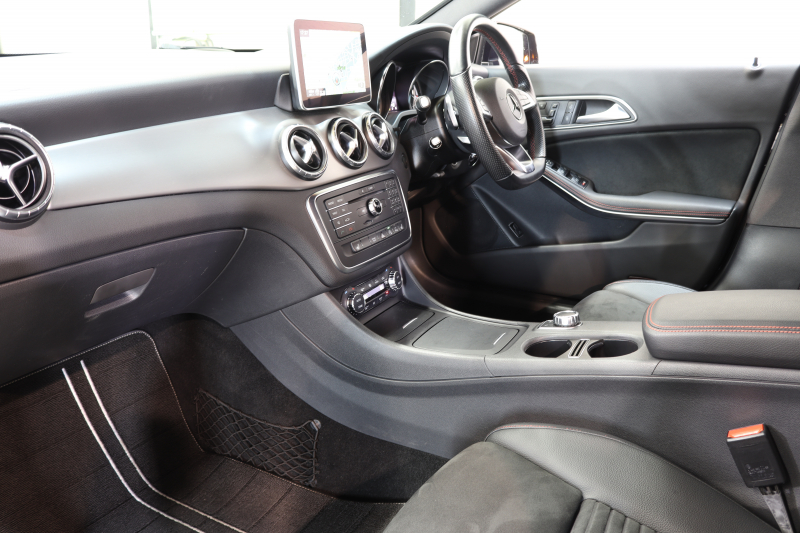 メルセデスベンツ CLAクラス CLA180 ｼｭｰﾃｨﾝｸﾞﾌﾞﾚｰｸ ｽﾎﾟｰﾂ ﾍﾞｰｼｯｸ&ﾚｰﾀﾞｰｾｰﾌﾃｨPKG　中期 ｷｰﾚｽｺﾞｰ ﾚｻﾞｰDINAMICAｼｰﾄ HDDﾅﾋﾞTV BT音楽 ﾊﾞｯｸｶﾒﾗ PTS DSRC ｷｾﾉﾝ AMGｴｱﾛ&18AW ﾀﾞｲﾅﾐｯｸｾﾚｸﾄ 純正ﾄﾞﾗﾚｺ 希少色ﾉｰｻﾞﾝﾗｲﾂﾌﾞﾗｯｸ　2年保証