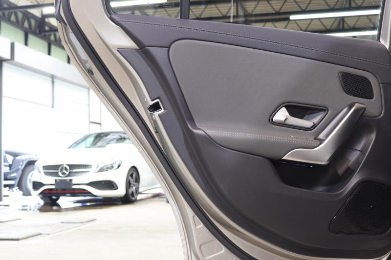 メルセデスベンツ Aクラス A180ｽﾀｲﾙ AMGﾗｲﾝ AMGﾚｻﾞｰｴｸｽｸﾙｰｼﾌﾞ&ｱﾄﾞﾊﾞﾝｽﾄﾞ&ﾅﾋﾞｹﾞｰｼｮﾝ&ﾚｰﾀﾞｰｾｰﾌﾃｨPKG　ｷｰﾚｽｺﾞｰ 灰/黒本革 ﾊﾟﾉﾗﾏSR HUD MBUXﾅﾋﾞTV BT音楽 ｱﾄﾞﾊﾞﾝｽﾄﾞｻｳﾝﾄﾞ 360ｶﾒﾗ PTS LEDﾗｲﾄ AMGｴｱﾛ&18AW ﾜｲﾔﾚｽ充電 希少色ﾓﾊｰﾍﾞｼﾙﾊﾞｰ　2年保証