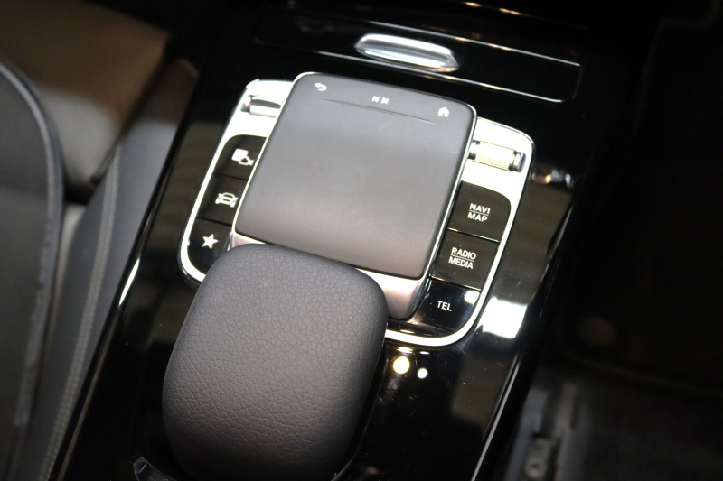 メルセデスベンツ Aクラス A180ｽﾀｲﾙ AMGﾗｲﾝ AMGﾚｻﾞｰｴｸｽｸﾙｰｼﾌﾞ&ｱﾄﾞﾊﾞﾝｽﾄﾞ&ﾅﾋﾞｹﾞｰｼｮﾝ&ﾚｰﾀﾞｰｾｰﾌﾃｨPKG　ｷｰﾚｽｺﾞｰ 灰/黒本革 ﾊﾟﾉﾗﾏSR HUD MBUXﾅﾋﾞTV BT音楽 ｱﾄﾞﾊﾞﾝｽﾄﾞｻｳﾝﾄﾞ 360ｶﾒﾗ PTS LEDﾗｲﾄ AMGｴｱﾛ&18AW ﾜｲﾔﾚｽ充電 希少色ﾓﾊｰﾍﾞｼﾙﾊﾞｰ　2年保証