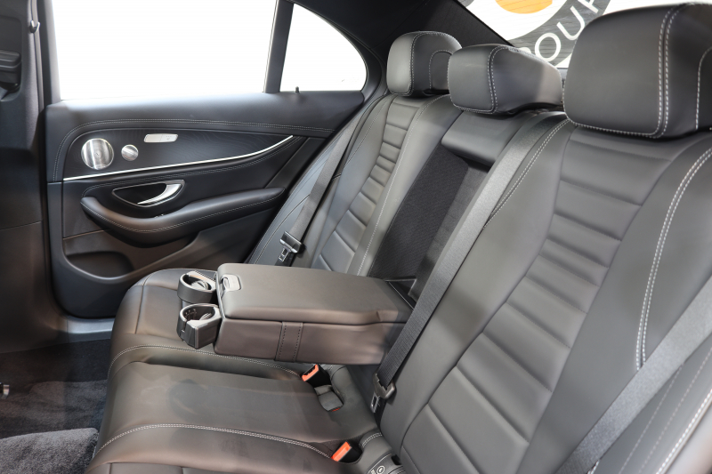 メルセデスベンツ Eクラス E300 ｽﾎﾟｰﾂ ｴｸｽｸﾙｰｼﾌﾞ&ﾚｰﾀﾞｰｾｰﾌﾃｨPKG　後期 MEｺﾈｸﾄ ｷｰﾚｽｺﾞｰ 黒本革 ﾊﾟﾉﾗﾏSR ﾍｯﾄﾞｱｯﾌﾟD MBUXﾅﾋﾞTV ｽﾏﾎ連携 ﾌﾞﾙﾒｽﾀｰ 360ｶﾒﾗ PTS LEDﾗｲﾄ 自動ﾄﾗﾝｸ AMGｴｱﾛ&19AW ﾀﾞｲﾅﾐｯｸS ｴｱｻｽ 9AT　2年保証