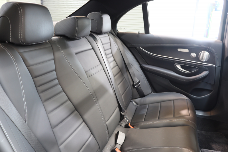 メルセデスベンツ Eクラス E300 ｽﾎﾟｰﾂ ｴｸｽｸﾙｰｼﾌﾞ&ﾚｰﾀﾞｰｾｰﾌﾃｨPKG　後期 MEｺﾈｸﾄ ｷｰﾚｽｺﾞｰ 黒本革 ﾊﾟﾉﾗﾏSR ﾍｯﾄﾞｱｯﾌﾟD MBUXﾅﾋﾞTV ｽﾏﾎ連携 ﾌﾞﾙﾒｽﾀｰ 360ｶﾒﾗ PTS LEDﾗｲﾄ 自動ﾄﾗﾝｸ AMGｴｱﾛ&19AW ﾀﾞｲﾅﾐｯｸS ｴｱｻｽ 9AT　2年保証