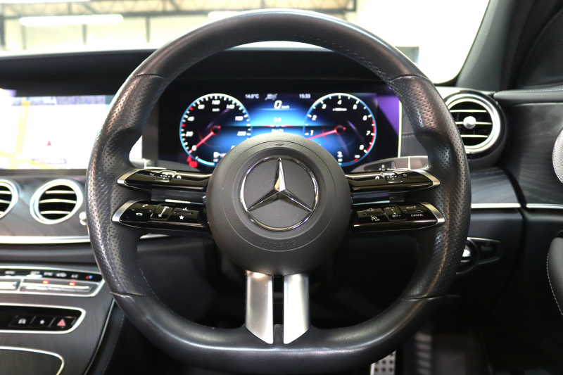 メルセデスベンツ Eクラス E300 ｽﾎﾟｰﾂ ｴｸｽｸﾙｰｼﾌﾞ&ﾚｰﾀﾞｰｾｰﾌﾃｨPKG　後期 MEｺﾈｸﾄ ｷｰﾚｽｺﾞｰ 黒本革 ﾊﾟﾉﾗﾏSR ﾍｯﾄﾞｱｯﾌﾟD MBUXﾅﾋﾞTV ｽﾏﾎ連携 ﾌﾞﾙﾒｽﾀｰ 360ｶﾒﾗ PTS LEDﾗｲﾄ 自動ﾄﾗﾝｸ AMGｴｱﾛ&19AW ﾀﾞｲﾅﾐｯｸS ｴｱｻｽ 9AT　2年保証