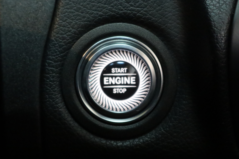 メルセデスベンツ Cクラス C200 AVG AMGﾗｲﾝ ﾚｰﾀﾞｰｾｰﾌﾃｨPKG　BSG搭載 後期 MEｺﾈｸﾄ ｷｰﾚｽｺﾞｰ 黒革 HDDﾅﾋﾞTV ｽﾏﾎ連携 ﾊﾞｯｸｶﾒﾗ PTS LEDﾗｲﾄ AMGｴｱﾛ&18AW ﾀﾞｲﾅﾐｯｸS ｴｱｻｽ 9AT　2年保証