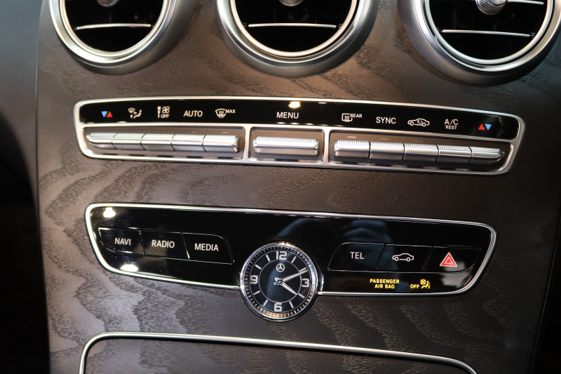 メルセデスベンツ Cクラス C200 AVG AMGﾗｲﾝ ﾚｰﾀﾞｰｾｰﾌﾃｨPKG　BSG搭載 後期 MEｺﾈｸﾄ ｷｰﾚｽｺﾞｰ 黒革 HDDﾅﾋﾞTV ｽﾏﾎ連携 ﾊﾞｯｸｶﾒﾗ PTS LEDﾗｲﾄ AMGｴｱﾛ&18AW ﾀﾞｲﾅﾐｯｸS ｴｱｻｽ 9AT　2年保証