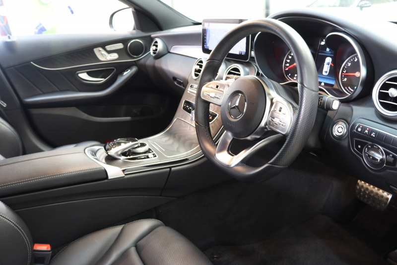 メルセデスベンツ Cクラス C200 AVG AMGﾗｲﾝ ﾚｰﾀﾞｰｾｰﾌﾃｨPKG　BSG搭載 後期 MEｺﾈｸﾄ ｷｰﾚｽｺﾞｰ 黒革 HDDﾅﾋﾞTV ｽﾏﾎ連携 ﾊﾞｯｸｶﾒﾗ PTS LEDﾗｲﾄ AMGｴｱﾛ&18AW ﾀﾞｲﾅﾐｯｸS ｴｱｻｽ 9AT　2年保証