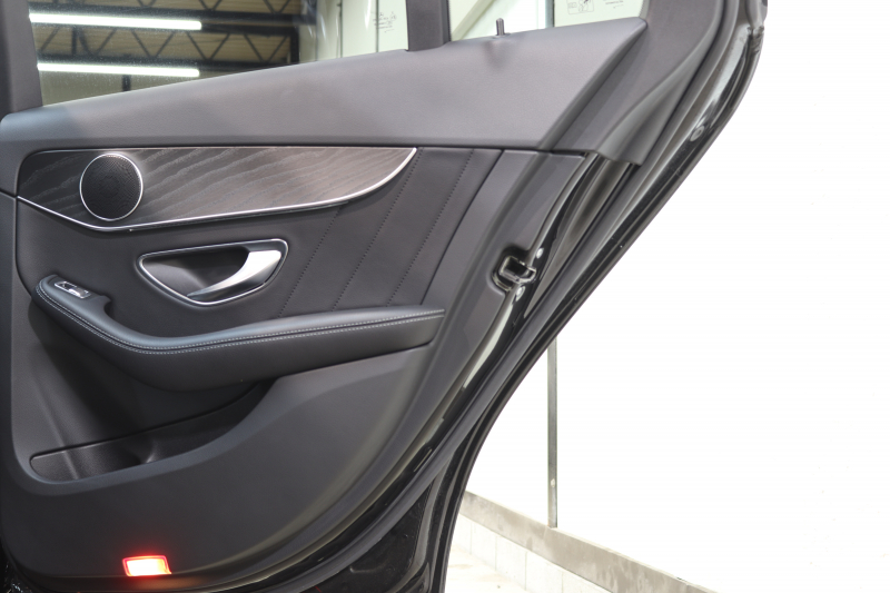 メルセデスベンツ Cクラス C200 AVG AMGﾗｲﾝ ﾚｰﾀﾞｰｾｰﾌﾃｨPKG　BSG搭載 後期 MEｺﾈｸﾄ ｷｰﾚｽｺﾞｰ 黒革 HDDﾅﾋﾞTV ｽﾏﾎ連携 ﾊﾞｯｸｶﾒﾗ PTS LEDﾗｲﾄ AMGｴｱﾛ&18AW ﾀﾞｲﾅﾐｯｸS ｴｱｻｽ 9AT　2年保証