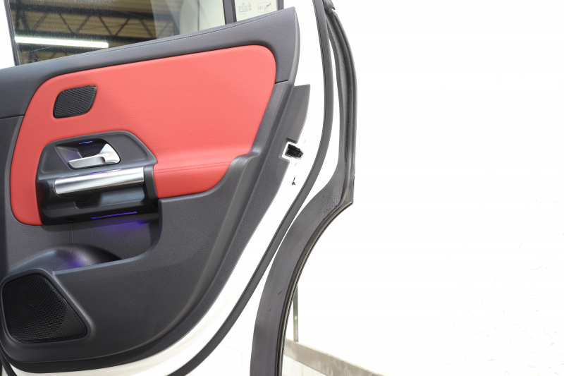 メルセデスベンツ GLA GLA200d 4MATIC AMGﾗｲﾝ AMGﾚｻﾞｰｴｸｽｸﾙｰｼﾌﾞ&ｱﾄﾞﾊﾞﾝｽﾄﾞ&ﾅﾋﾞｹﾞｰｼｮﾝ&ﾚｰﾀﾞｰｾｰﾌﾃｨPKG　ｷｰﾚｽｺﾞｰ 赤/黒本革 ﾊﾟﾉﾗﾏSR ﾍｯﾄﾞｱｯﾌﾟD MBUXﾅﾋﾞTV BT音楽 ｱﾄﾞﾊﾞﾝｽﾄﾞｻｳﾝﾄﾞ 360ｶﾒﾗ PTS LEDﾗｲﾄ ﾊﾝｽﾞﾌﾘｰA AMGｴｱﾛ&19AW 8AT　2年保証