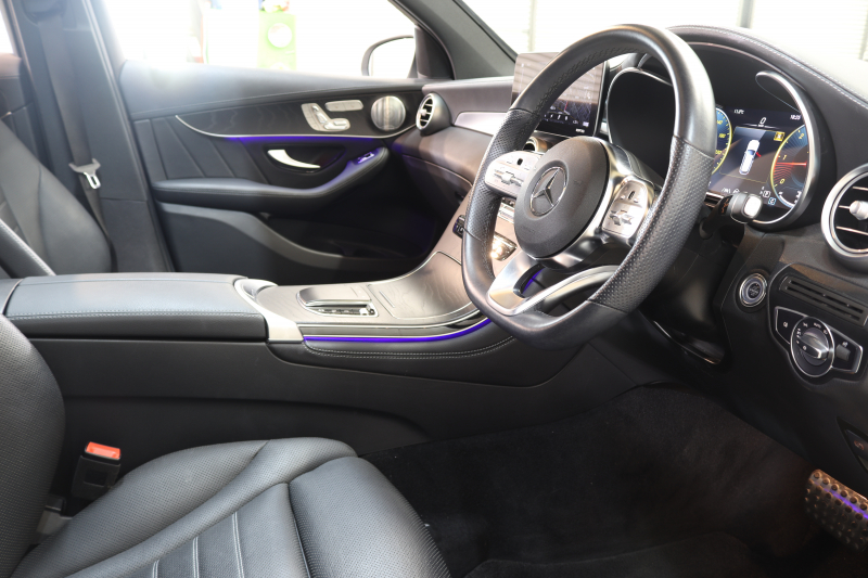 メルセデスベンツ GLC GLC220d 4MATIC AMGﾗｲﾝ ﾚｻﾞｰｴｸｽｸﾙｰｼﾌﾞ&ﾚｰﾀﾞｰｾｰﾌﾃｨPKG　後期 1ｵｰﾅｰ ｷｰﾚｽｺﾞｰ 黒本革 ﾍﾞﾝﾁﾚｰﾀｰ ﾊﾟﾉﾗﾏSR ﾍｯﾄﾞｱｯﾌﾟD MBUXﾅﾋﾞTV BT音楽 ﾌﾞﾙﾒｽﾀｰ 360ｶﾒﾗ PTS LEDﾗｲﾄ ﾊﾝｽﾞﾌﾘｰA AMGｴｱﾛ&19AW ｴｱｻｽ ﾜｲﾔﾚｽ充電 9AT　2年保証