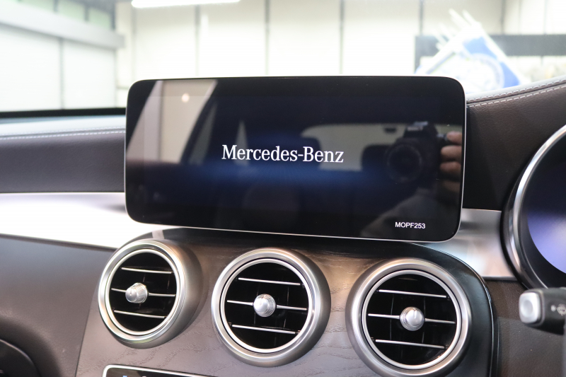 メルセデスベンツ GLC GLC220d 4MATIC AMGﾗｲﾝ ﾚｻﾞｰｴｸｽｸﾙｰｼﾌﾞ&ﾚｰﾀﾞｰｾｰﾌﾃｨPKG　後期 1ｵｰﾅｰ ｷｰﾚｽｺﾞｰ 黒本革 ﾍﾞﾝﾁﾚｰﾀｰ ﾊﾟﾉﾗﾏSR ﾍｯﾄﾞｱｯﾌﾟD MBUXﾅﾋﾞTV BT音楽 ﾌﾞﾙﾒｽﾀｰ 360ｶﾒﾗ PTS LEDﾗｲﾄ ﾊﾝｽﾞﾌﾘｰA AMGｴｱﾛ&19AW ｴｱｻｽ ﾜｲﾔﾚｽ充電 9AT　2年保証