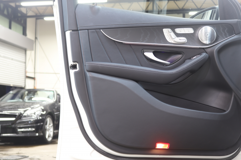 メルセデスベンツ GLC GLC220d 4MATIC AMGﾗｲﾝ ﾚｻﾞｰｴｸｽｸﾙｰｼﾌﾞ&ﾚｰﾀﾞｰｾｰﾌﾃｨPKG　後期 1ｵｰﾅｰ ｷｰﾚｽｺﾞｰ 黒本革 ﾍﾞﾝﾁﾚｰﾀｰ ﾊﾟﾉﾗﾏSR ﾍｯﾄﾞｱｯﾌﾟD MBUXﾅﾋﾞTV BT音楽 ﾌﾞﾙﾒｽﾀｰ 360ｶﾒﾗ PTS LEDﾗｲﾄ ﾊﾝｽﾞﾌﾘｰA AMGｴｱﾛ&19AW ｴｱｻｽ ﾜｲﾔﾚｽ充電 9AT　2年保証