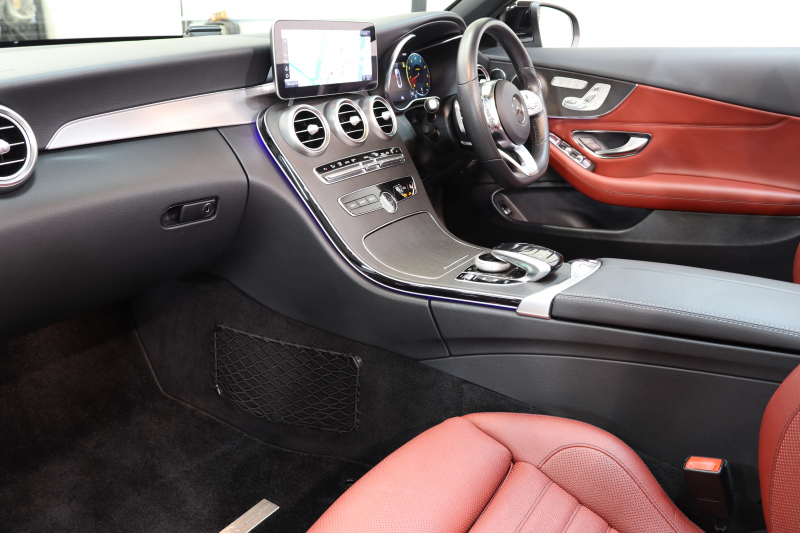 メルセデスベンツ Cクラス C180ｶﾌﾞﾘｵﾚ ｽﾎﾟｰﾂ ﾚｻﾞｰｴｸｽｸﾙｰｼﾌﾞ&ﾚｰﾀﾞｰｾｰﾌﾃｨPKG　後期 1ｵｰﾅｰ ｷｰﾚｽｺﾞｰ 赤本革 ｴｱｽｶｰﾌ ﾍｯﾄﾞｱｯﾌﾟD HDDﾅﾋﾞTV ｽﾏﾎ連携 ﾊﾞｯｸｶﾒﾗ PTS LEDﾗｲﾄ 赤幌 ﾀﾞｲﾅﾐｯｸS ｴｱｻｽ 9AT　2年保証