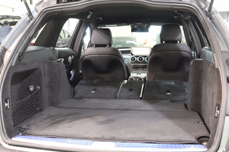 メルセデスベンツ Cクラス C220dｽﾃｰｼｮﾝﾜｺﾞﾝ AVG AMGﾗｲﾝ ﾚｻﾞｰｴｸｽｸﾙｰｼﾌﾞ&ﾚｰﾀﾞｰｾｰﾌﾃｨPKG　後期 MEｺﾈｸﾄ ｷｰﾚｽｺﾞｰ 黒本革 ﾍｯﾄﾞｱｯﾌﾟD HDDﾅﾋﾞTV ｽﾏﾎ連携 ﾊﾞｯｸｶﾒﾗ PTS LEDﾗｲﾄ ﾊﾝｽﾞﾌﾘｰA AMGｴｱﾛ&18AW ｴｱｻｽ 9AT 希少色ｾﾚﾅｲﾄｸﾞﾚｰM　2年保証