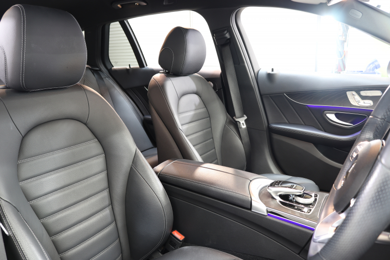 メルセデスベンツ Cクラス C220dｽﾃｰｼｮﾝﾜｺﾞﾝ AVG AMGﾗｲﾝ ﾚｻﾞｰｴｸｽｸﾙｰｼﾌﾞ&ﾚｰﾀﾞｰｾｰﾌﾃｨPKG　後期 MEｺﾈｸﾄ ｷｰﾚｽｺﾞｰ 黒本革 ﾍｯﾄﾞｱｯﾌﾟD HDDﾅﾋﾞTV ｽﾏﾎ連携 ﾊﾞｯｸｶﾒﾗ PTS LEDﾗｲﾄ ﾊﾝｽﾞﾌﾘｰA AMGｴｱﾛ&18AW ｴｱｻｽ 9AT 希少色ｾﾚﾅｲﾄｸﾞﾚｰM　2年保証