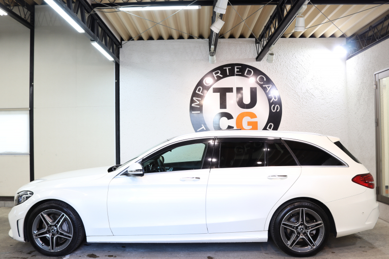 メルセデスベンツ Cクラス C200ｽﾃｰｼｮﾝﾜｺﾞﾝ 4MATIC AVG AMGﾗｲﾝ ﾚｻﾞｰｴｸｽｸﾙｰｼﾌﾞ&ﾚｰﾀﾞｰｾｰﾌﾃｨPKG　BSG搭載 ｷｰﾚｽｺﾞｰ 赤本革 ﾊﾟﾉﾗﾏSR ﾍｯﾄﾞｱｯﾌﾟD HDDﾅﾋﾞTV ｽﾏﾎ連携 ﾌﾞﾙﾒｽﾀｰ ﾊﾞｯｸｶﾒﾗ PTS LEDﾗｲﾄ ﾊﾝｽﾞﾌﾘｰA AMGｴｱﾛ&18AW ｴｱｻｽ 9AT　2年保証